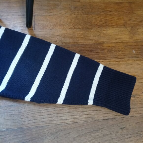 GAP oversized crewneck sweater in navy stripe (S) - Picture 13 of 13